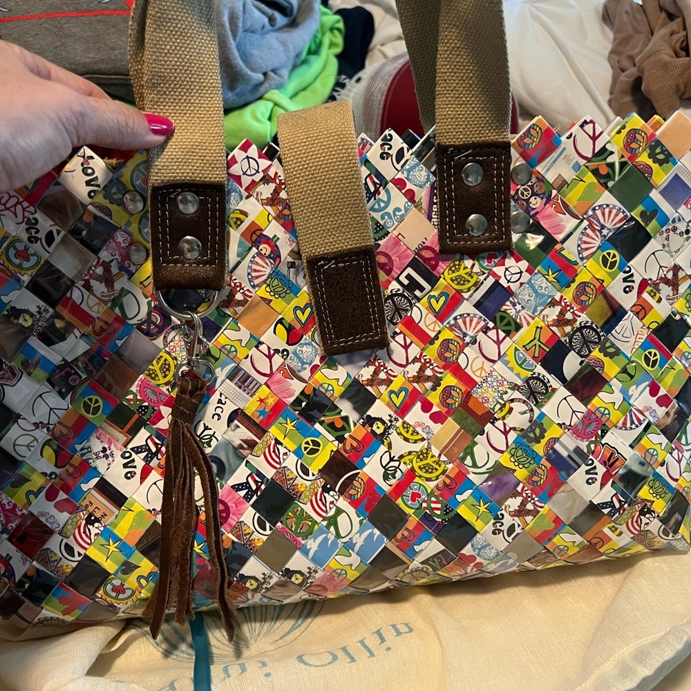 BNWOT Nahu Ollin Bag and matching wallet!